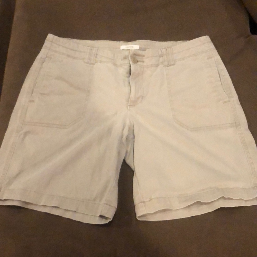 Maurices khaki shorts